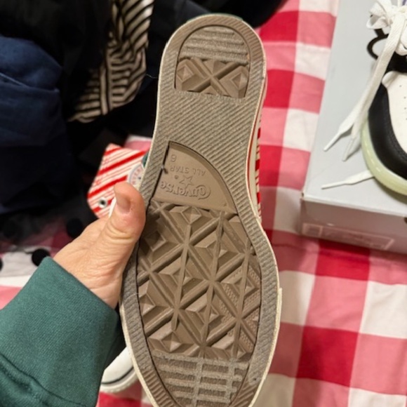 Vintage Converse hi tops candy cane Christmas pattern size 6 kids 8 women - Picture 4 of 8